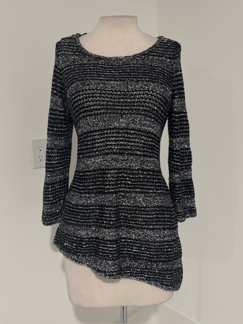 INC International Concepts Black & Silver sequin Knit Top size large #208